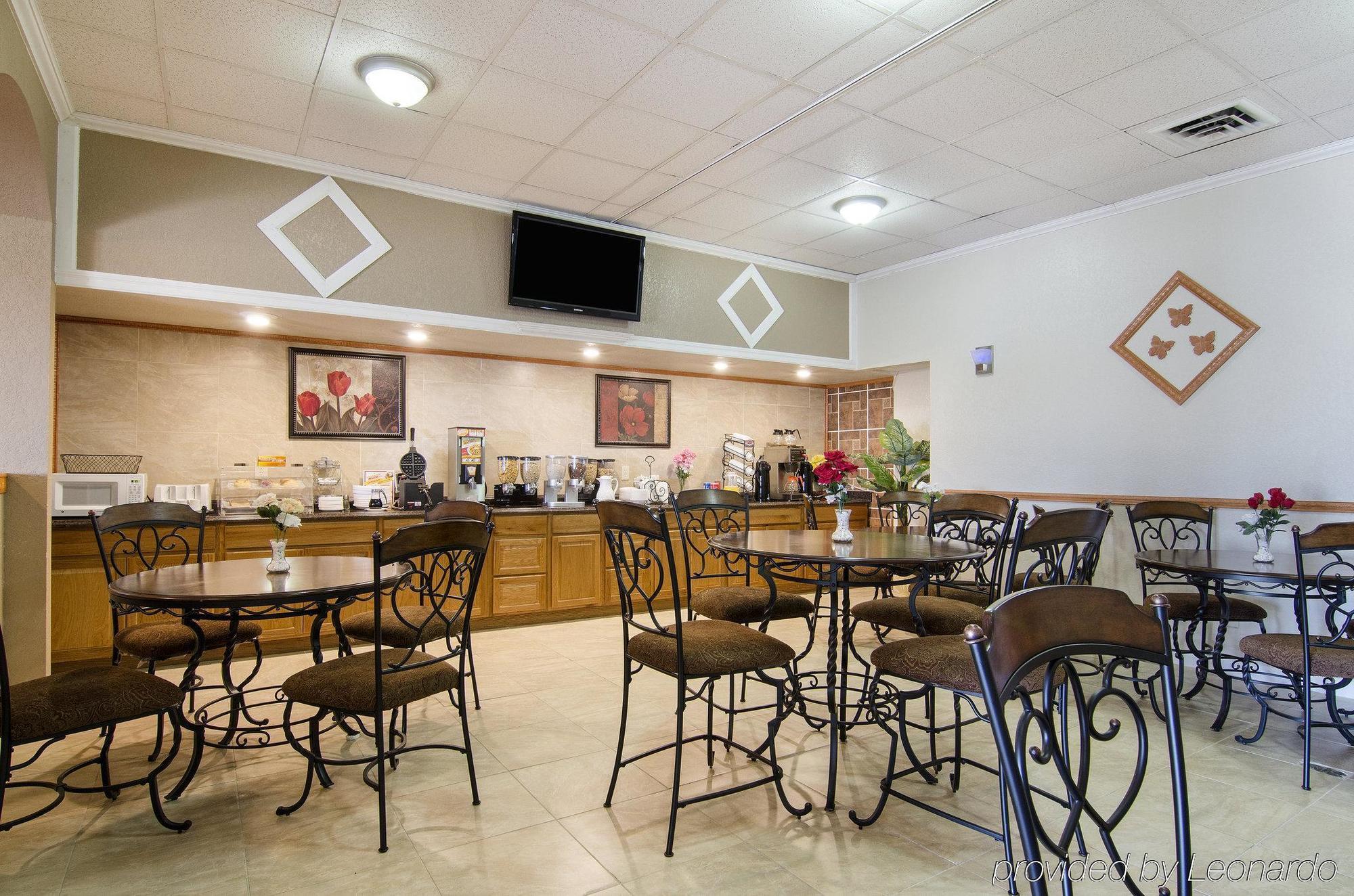 America'S Best Inn And Suites Emporia Exterior photo