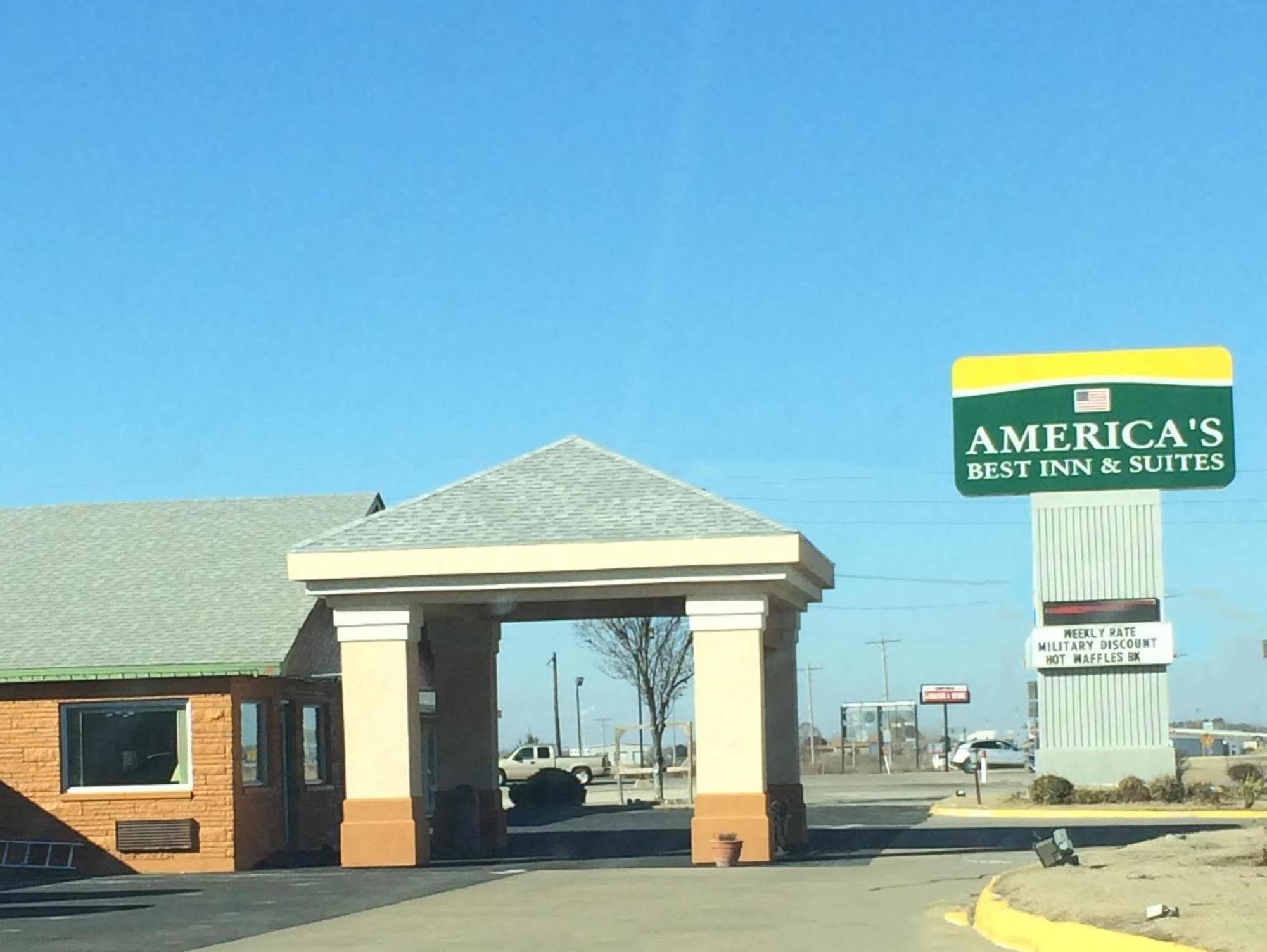 America'S Best Inn And Suites Emporia Exterior photo