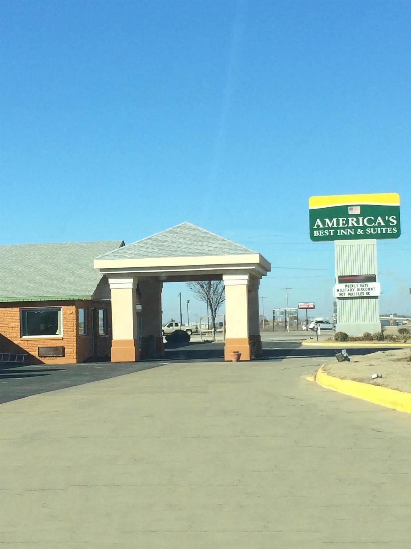 America'S Best Inn And Suites Emporia Exterior photo