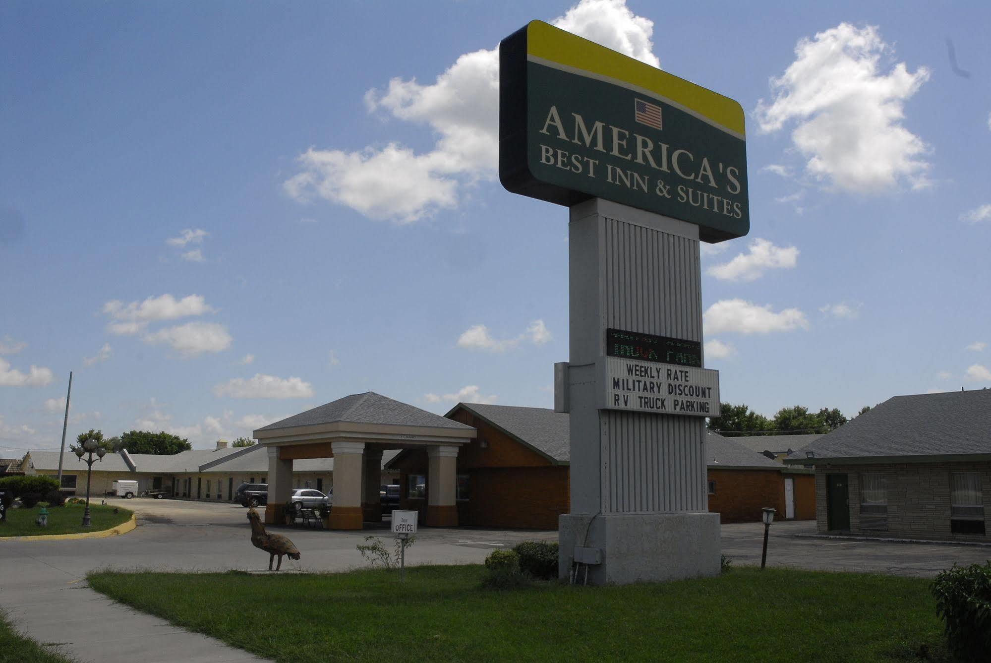 America'S Best Inn And Suites Emporia Exterior photo